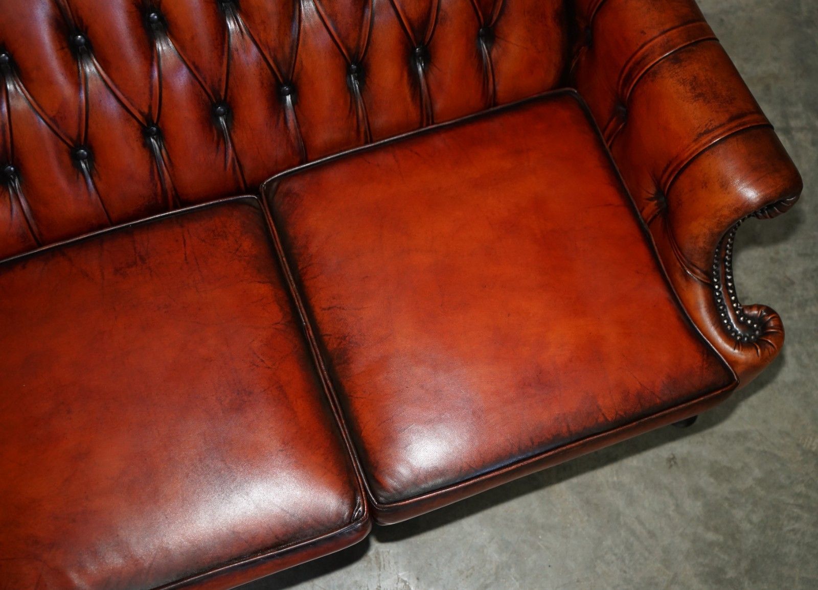 photo vinterior Fine 1960's Bordeaux Leather Restored Chesterfield Club Three Seat Sofa Settee
