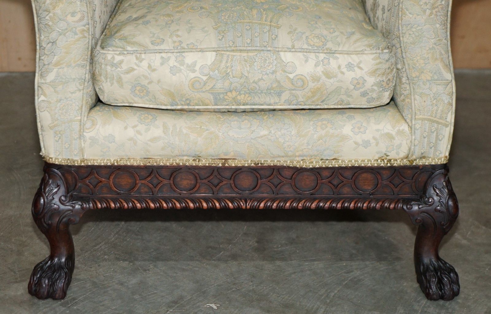 Exquisite Antique Victorian Lion's Hairy Paw Feet Show Framed Mahogany Armchair photo vintage