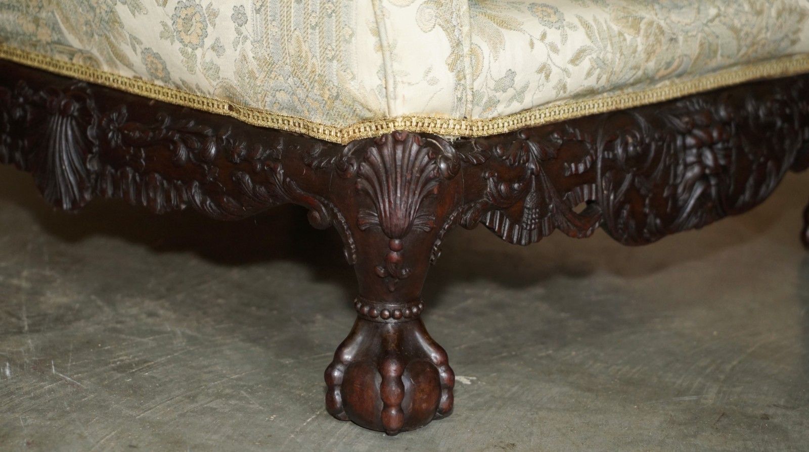 3950.0 Sublime Antique Victorian Carved Claw & Ball Feet Show Framed Mahogany Armchair photo