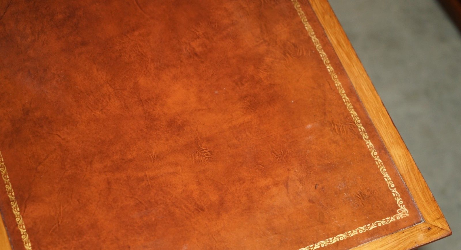 Exquisite Pair Of Unique Flamed Mahogany & Brown Leather Sliding Book Tables photo buy