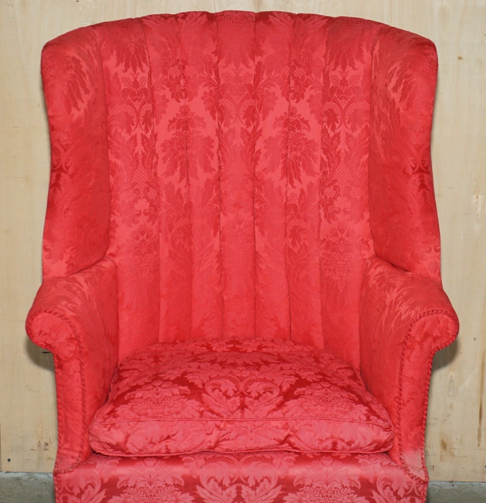 Fine Antique Fluted Back Victorian Damask Porters Windback Barrel Armchair photo vinterior