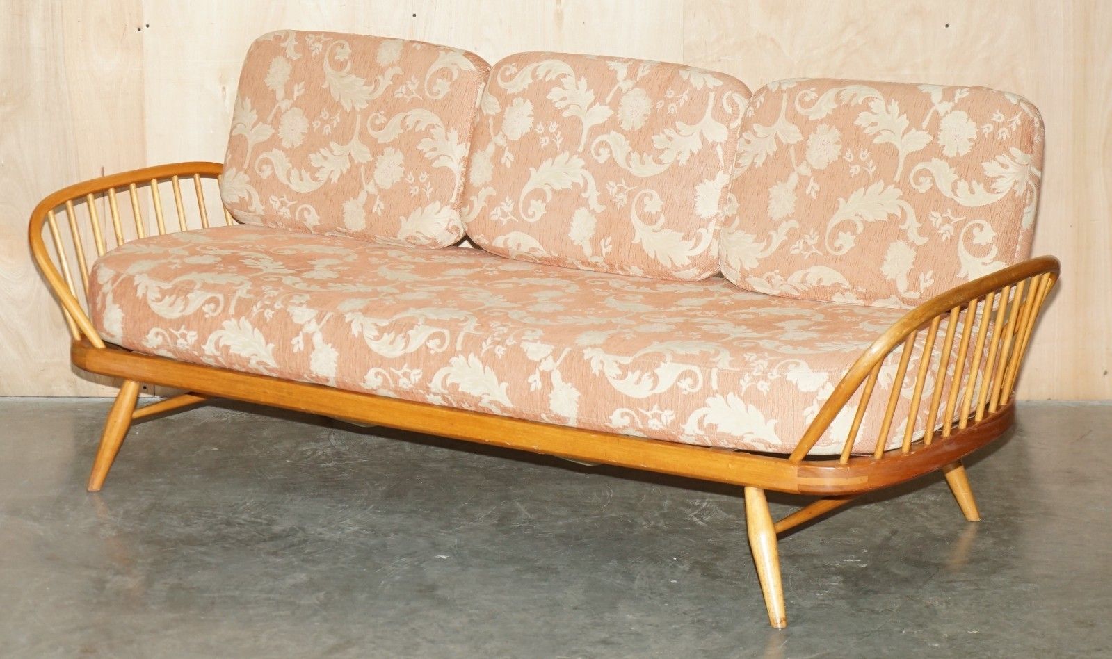 Luxury Designer Ercol Windsor Studio 355 Sofa Daybed Blonde Wood Part Of A Suite photo furniture