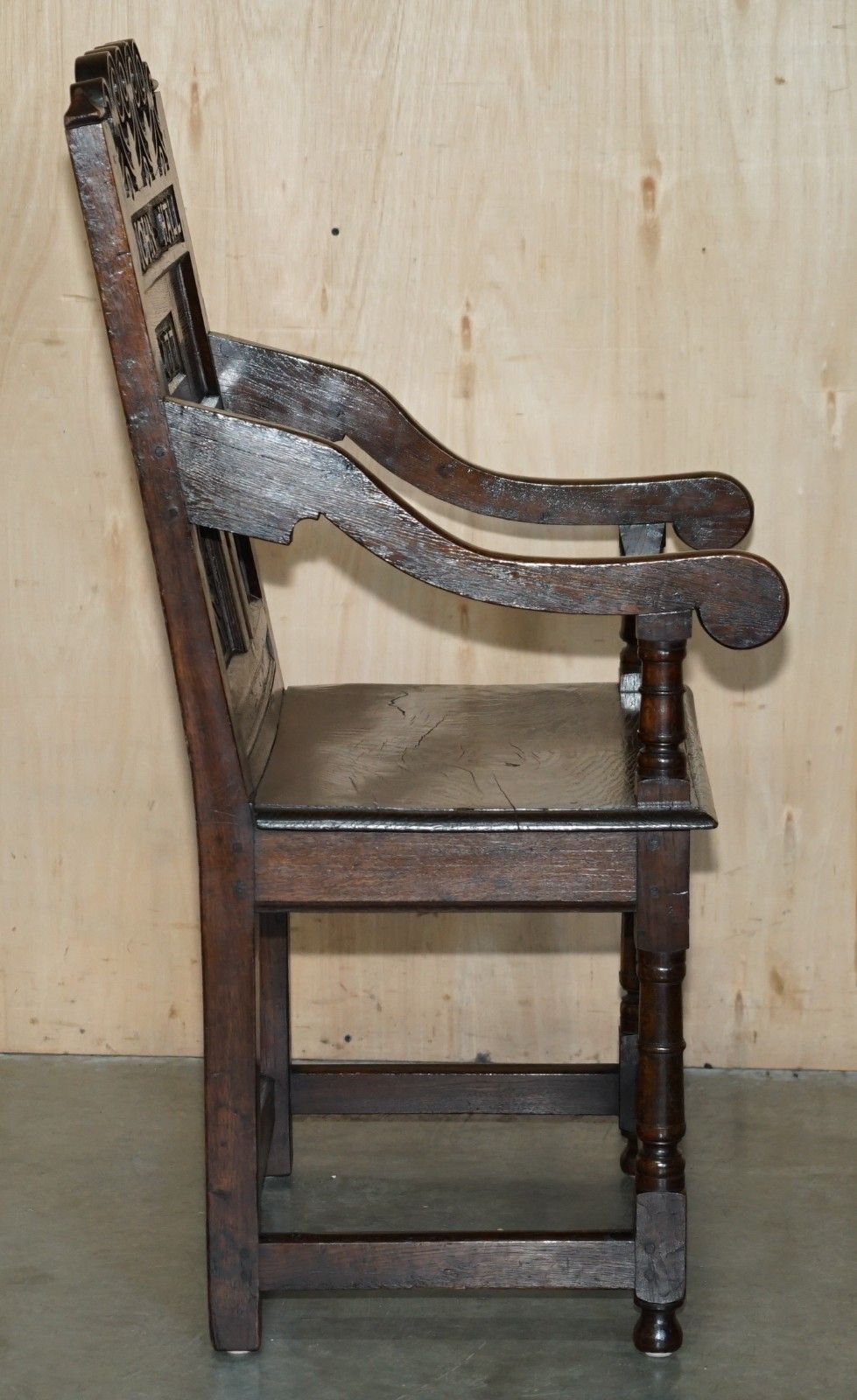 photo vintage Antique Exceptionally Rare 1677 Dated John Hall Armchair Northern England Oak