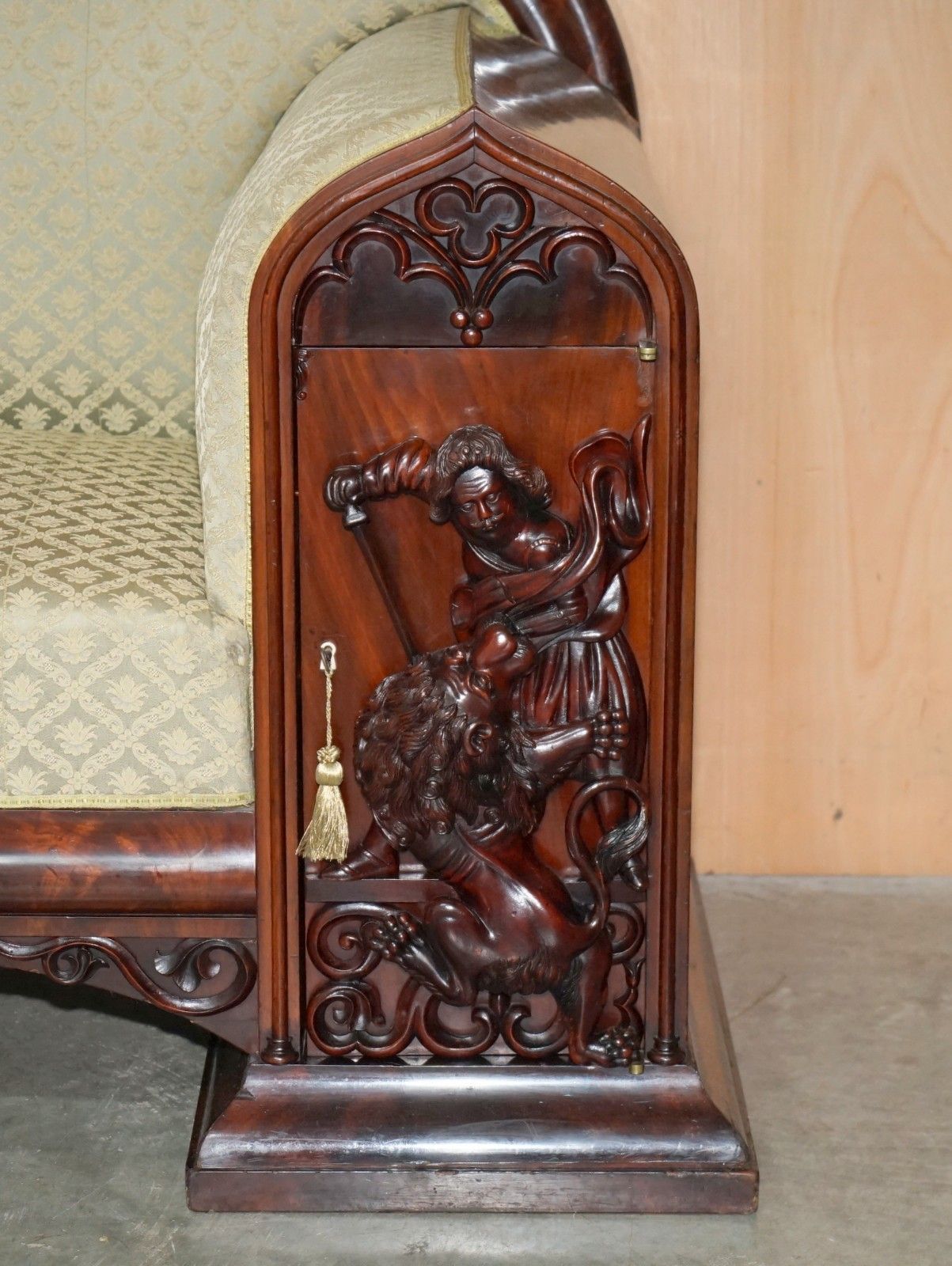 Restored Flamed Mahogany Lion Carved Antique William IV Sofa Cupboard Lock Arms photo vintage