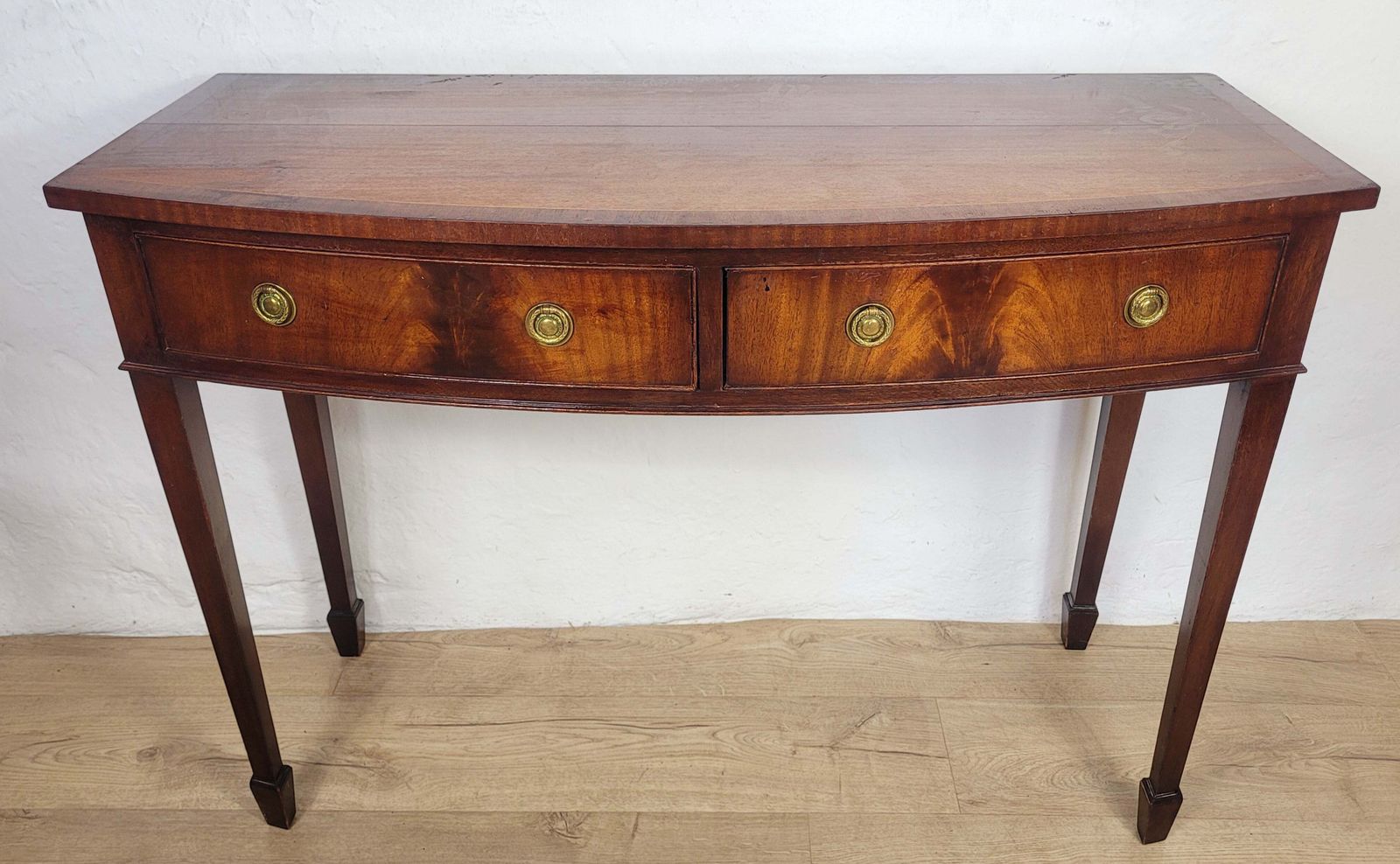 Furniture Georgian Style Side Table G.T. Rachstraw Repro 1940s English Delivery Available photo
