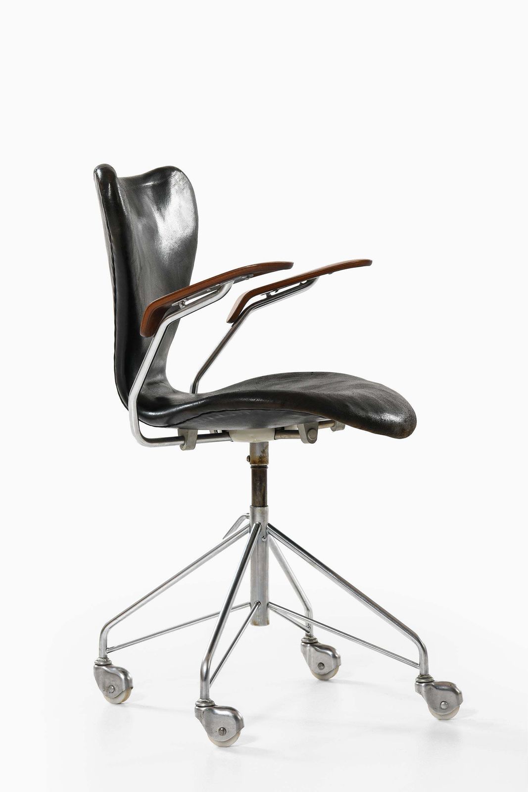 Office Chair In Leather, Steel And Rosewood By Arne Jacobsen, 1967 photo Furniture