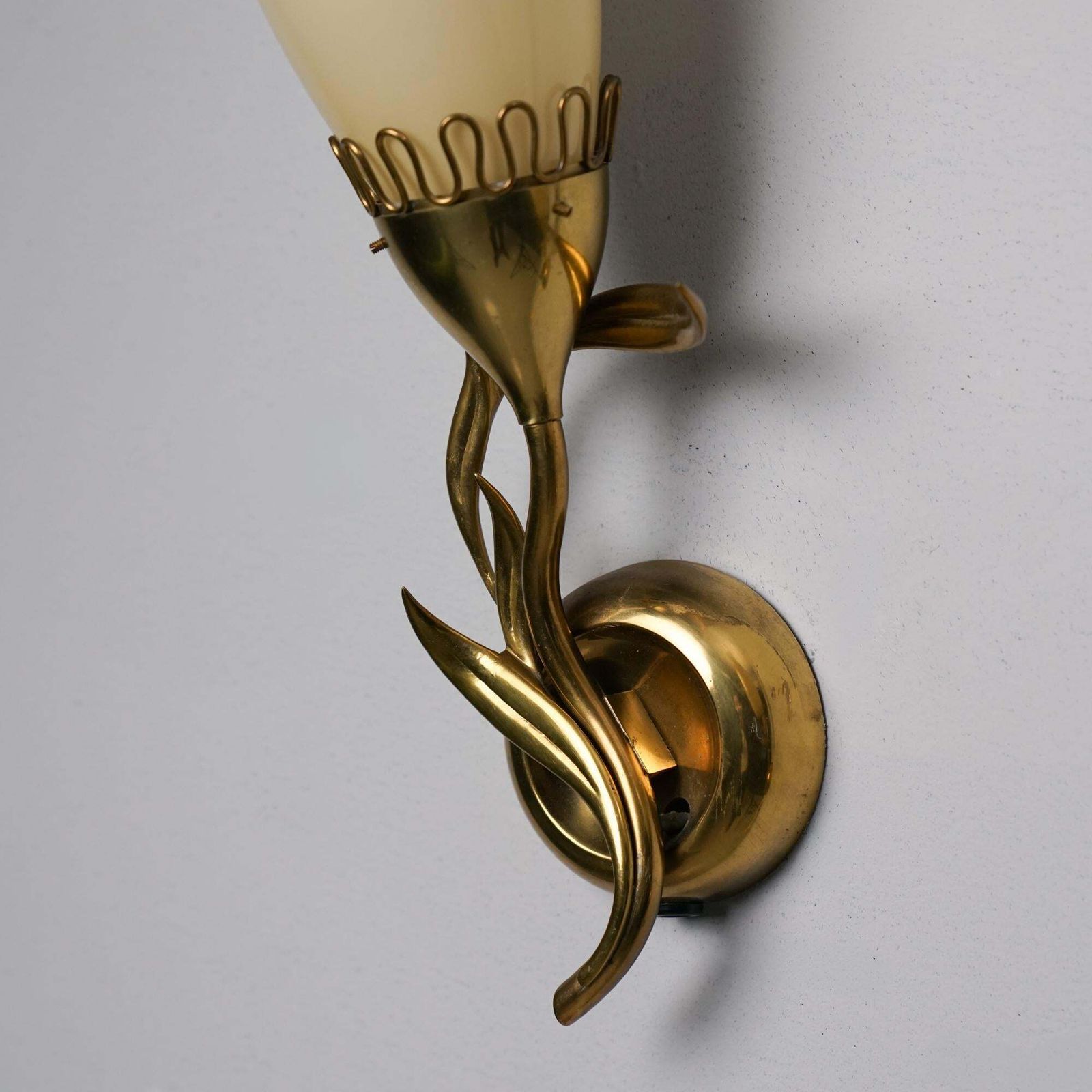 Model 71020 Scandinavian Modern Pair Of Wall Lights, Mauri Almari, Idman Oy photo for sale