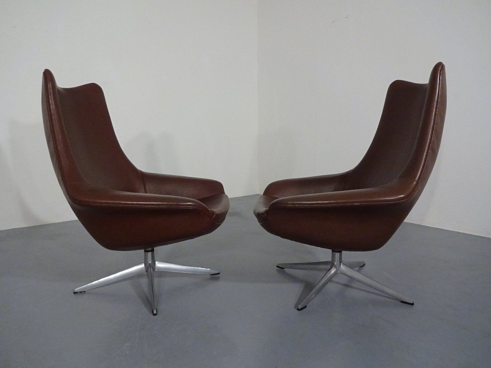 Danish Pirouette Swivel Chair In Leather By H. W. Klein For Bramin, 1960s photo for sale