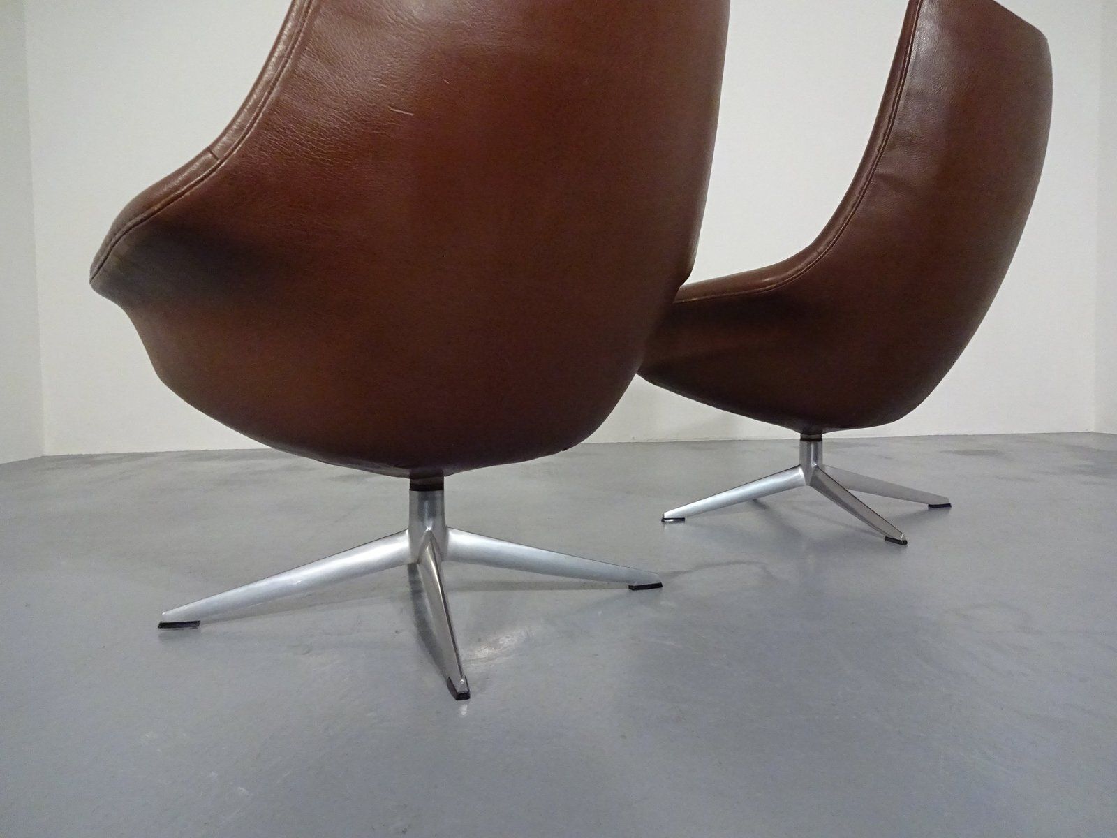 photo vinterior Danish Pirouette Swivel Chair In Leather By H. W. Klein For Bramin, 1960s
