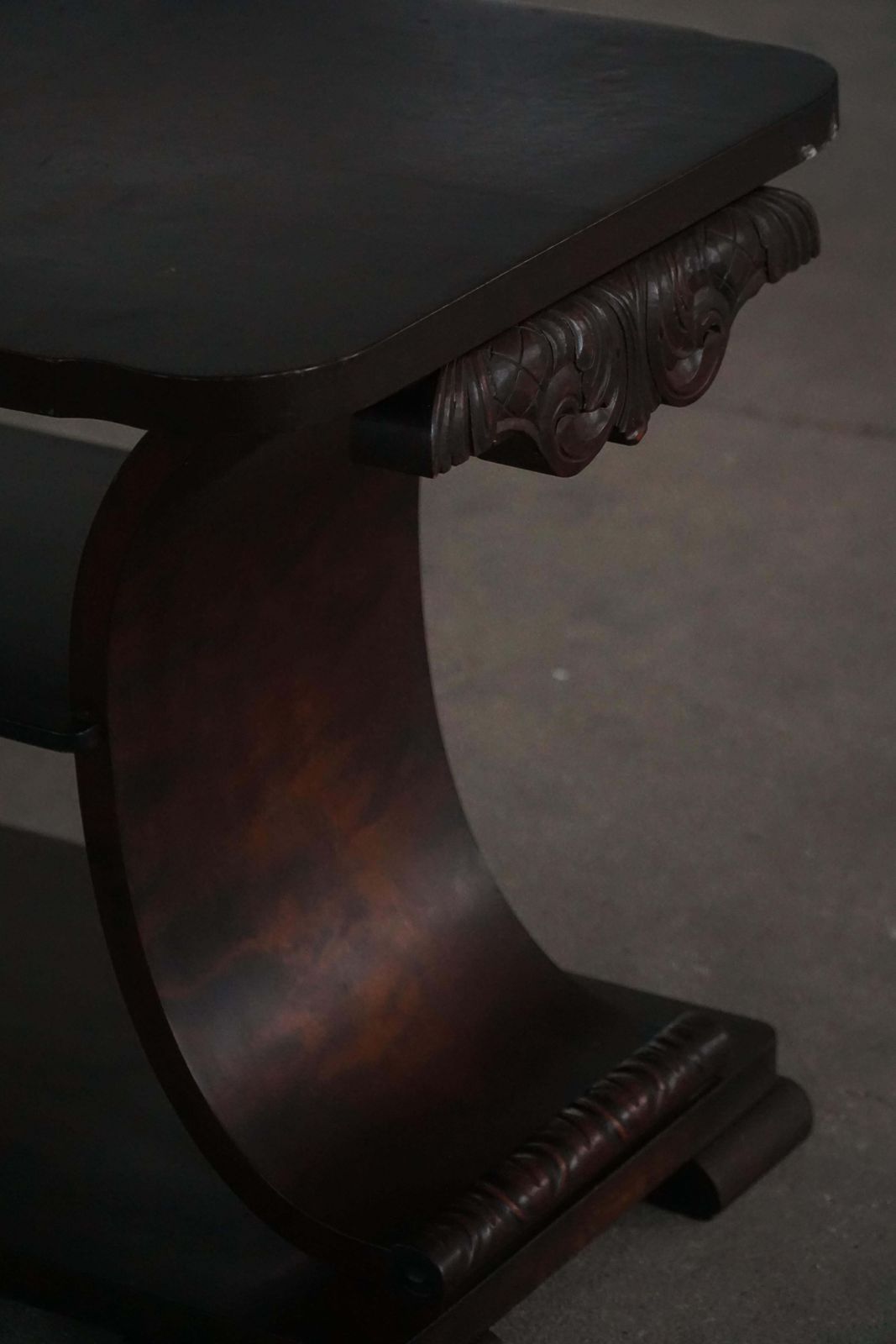 photo vintage Danish Art Deco Wooden Side / Coffee Table With A Shelf, 1930s–40s