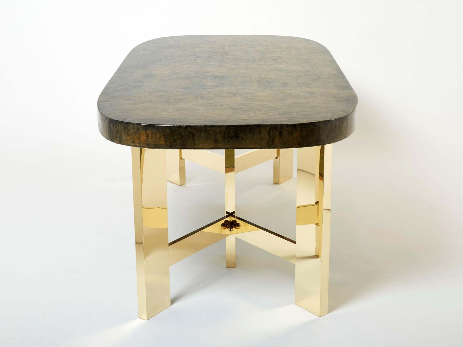 Table à manger brutaliste belge en résine et laiton, 1970 photo vinterior
