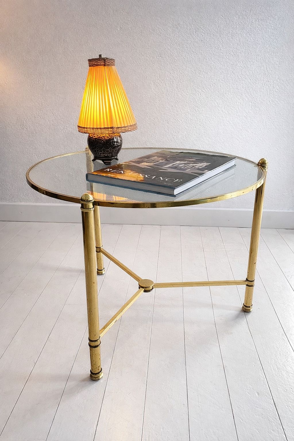 French Brass And Glass Round Cocktail Table In The Style Of Maison Baguès photo 565.0