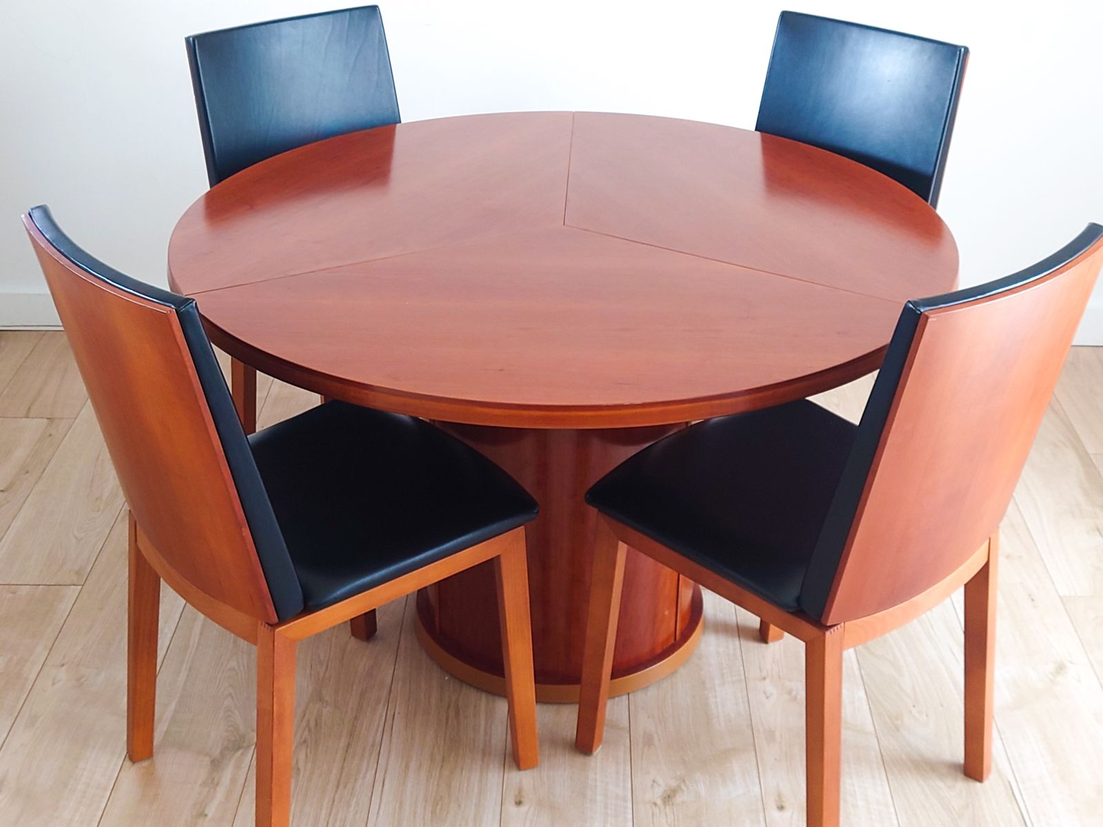 photo furniture Per Hansbaek For Skovby Sm51 Danish Cherry Wood And Leather Dining Chairs