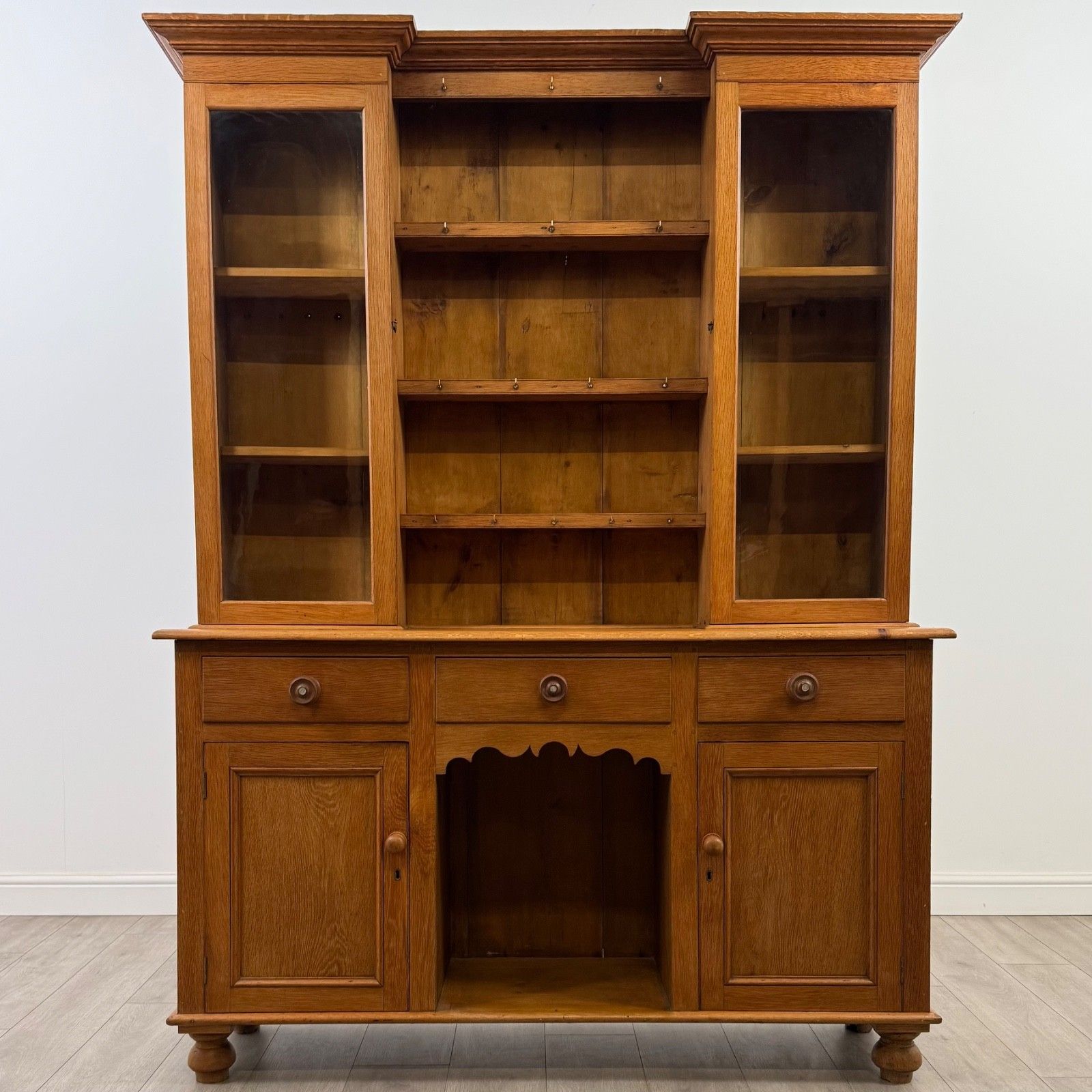 Antique 19th Century Fine Quality Welsh Dresser In Light Oak ( Af 5232 )