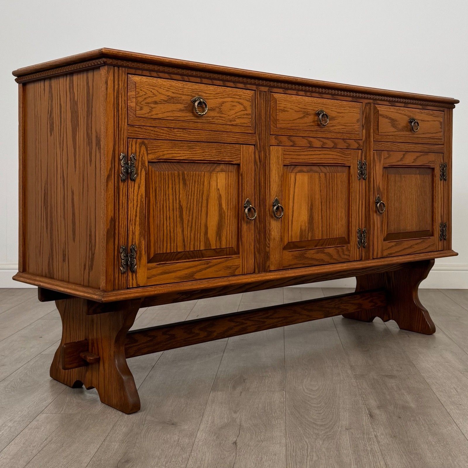 photo furniture Antique 20th Century Fine Quality Golden Oak Sideboard ( Af 5292 )