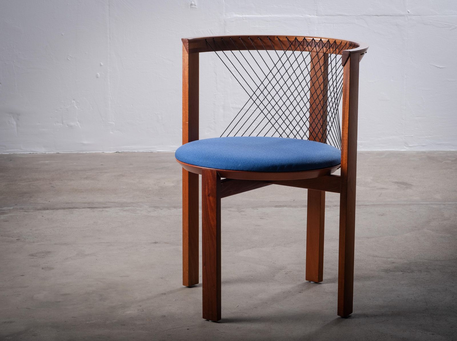photo buy "String" Eetkamerstoelen Van Niels Jørgen Haugesen Voor Tranekær, Denemarken, Jaren 1980