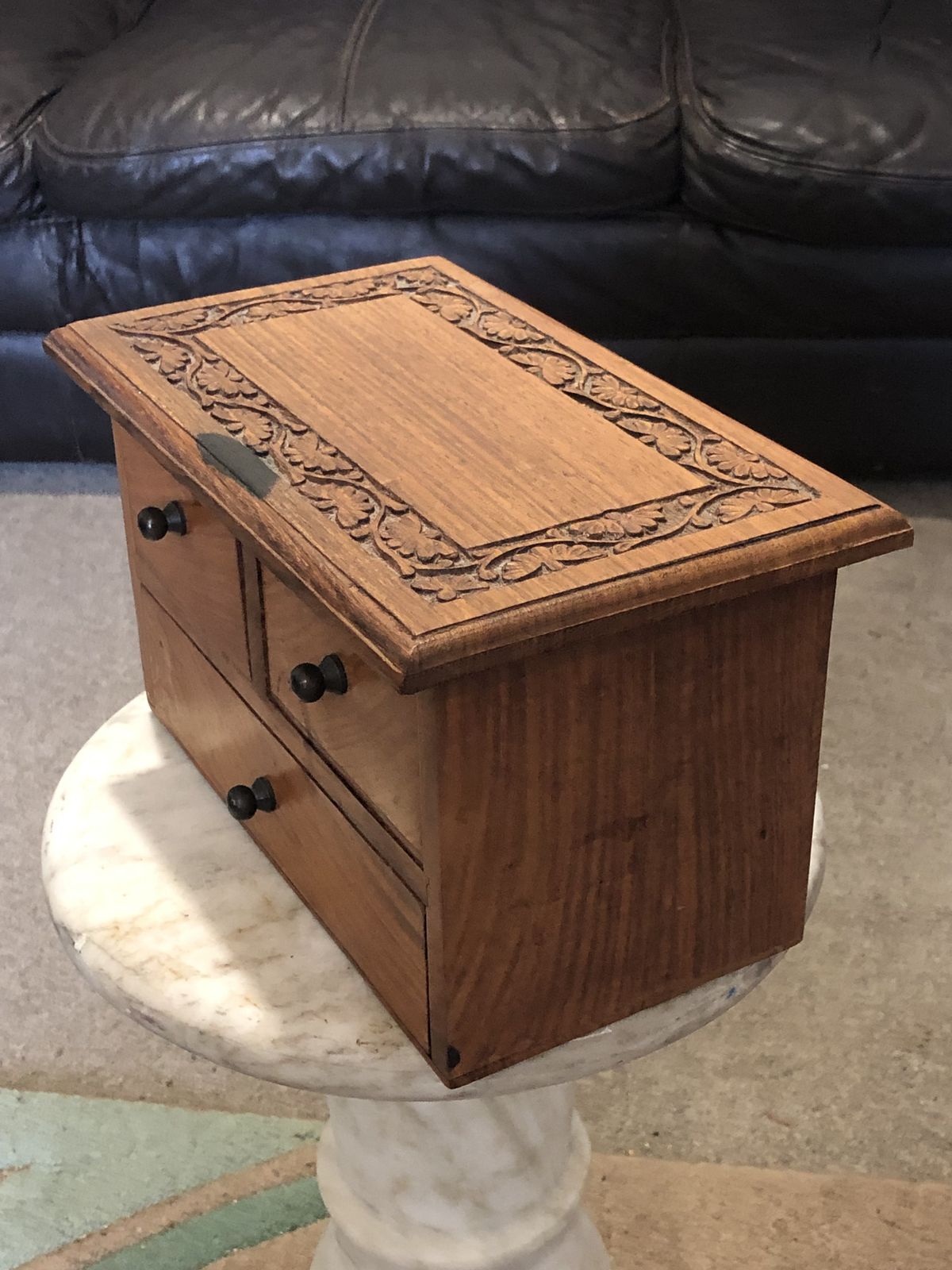 photo vinterior Handsome Vintage Miniature Hardwood Chest