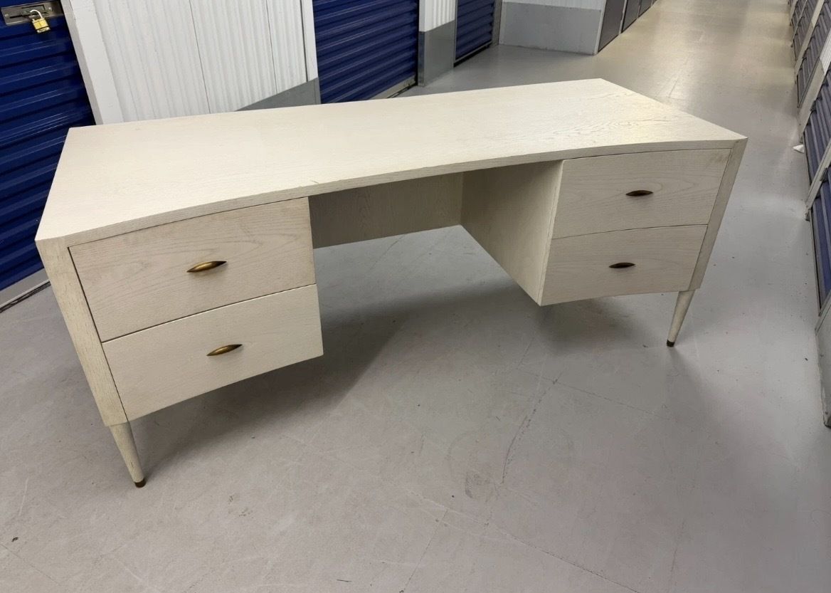 Julian Chichester Large Curved Desk photo furniture