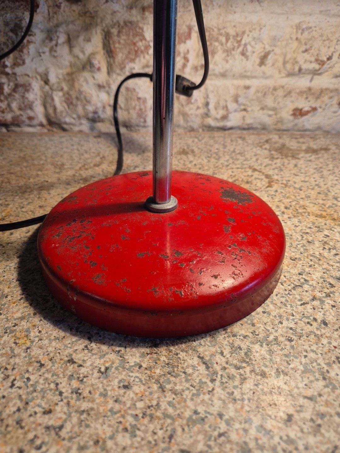 photo vinterior 1980's Adjustable Metal Red Desk Lamp By Moda Of Denmark
