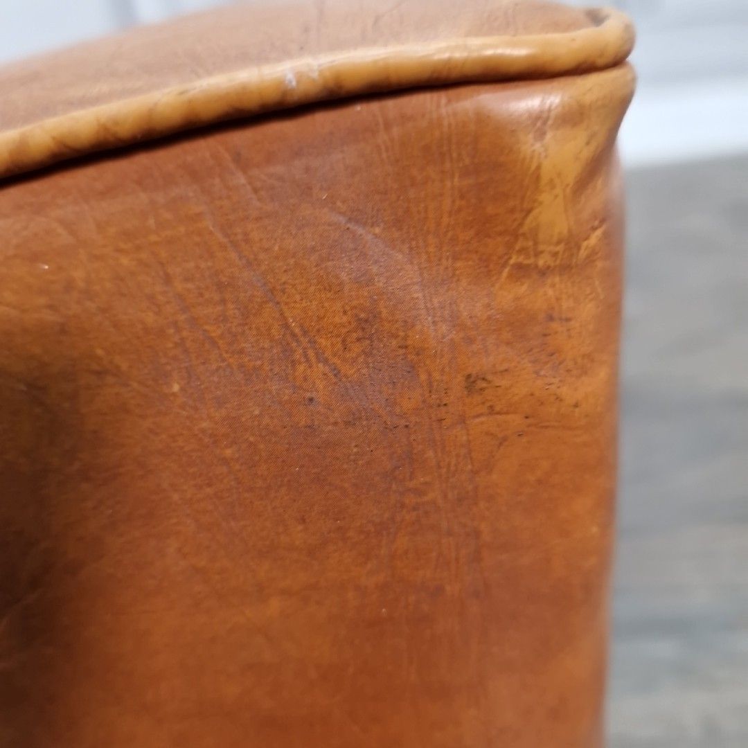 photo vintage Vintage Tan Pouffe Cube Footstool Faux Leather Vinyl Retro Mid Century Mcm