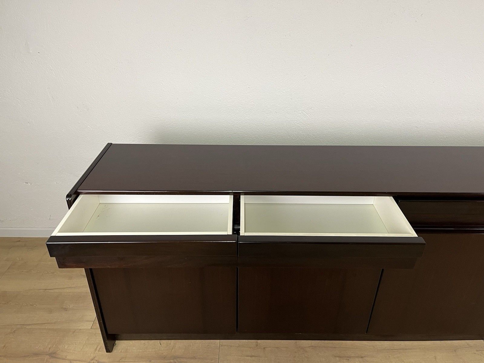 photo vinterior Daniel Paolo Piva Fama 70’s Vintage Design Furniture Sideboard