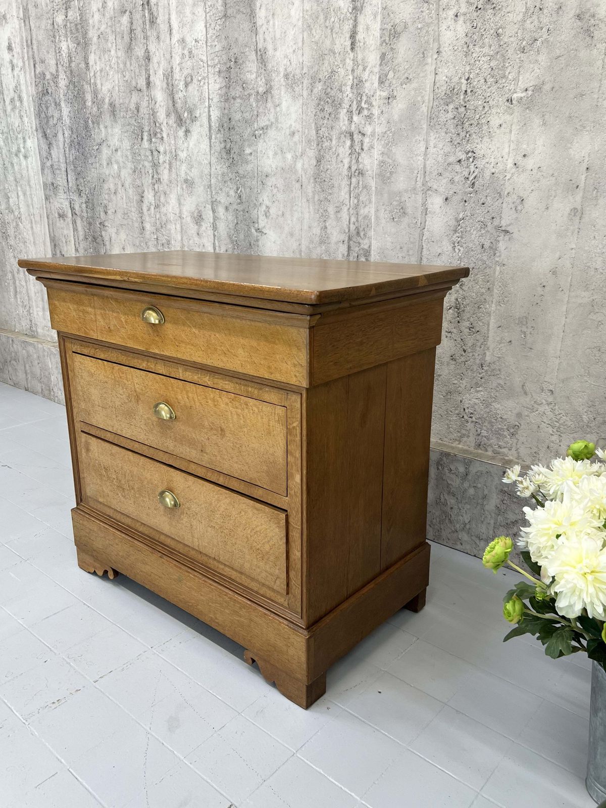 Solid Oak Chest Of Drawers With Cup Handles photo Furniture