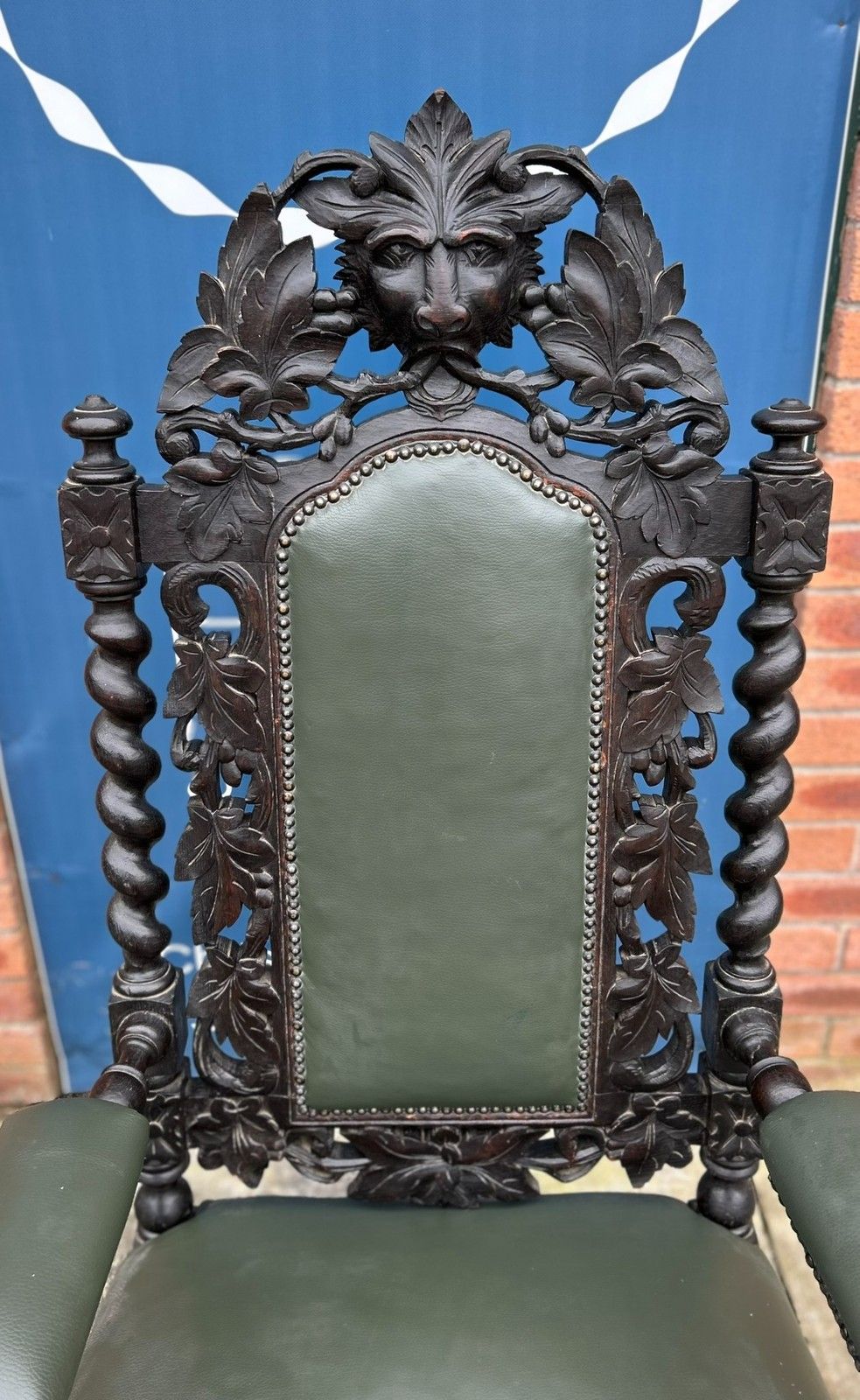 photo vinterior Antique Oak Gothic Green Man Carved Barley Twist Throne Leather Armchair