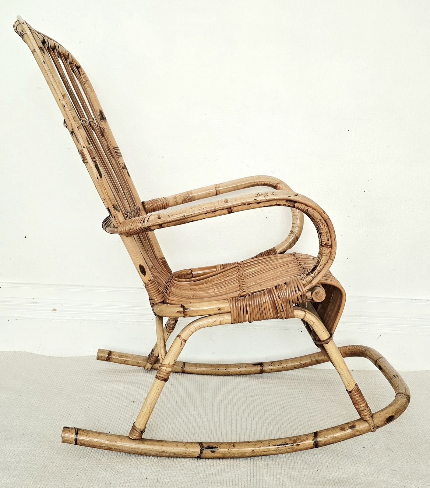Mid Century Italian Bamboo Rocking Chair, Franco Albini, 1950s. photo vinterior