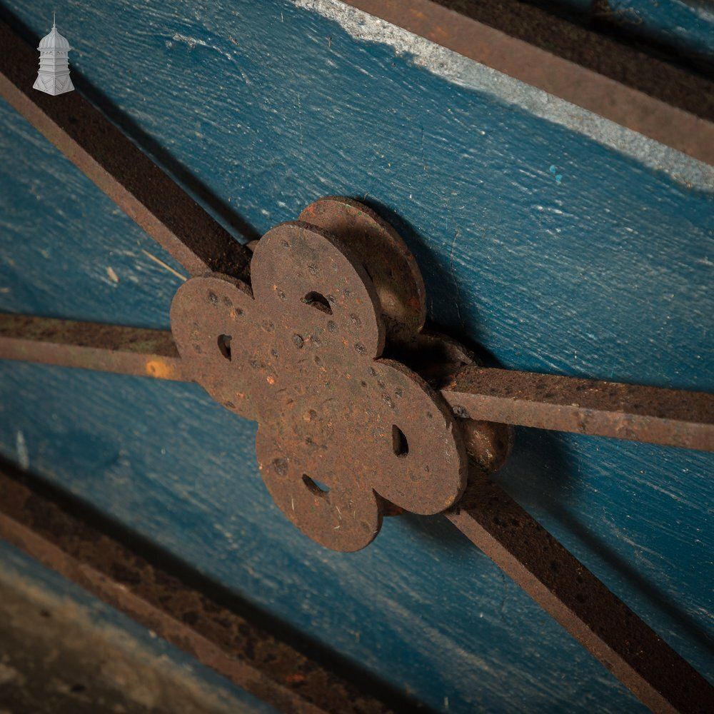 photo furniture Dwarf Wall Railing, Quatrefoil Detail