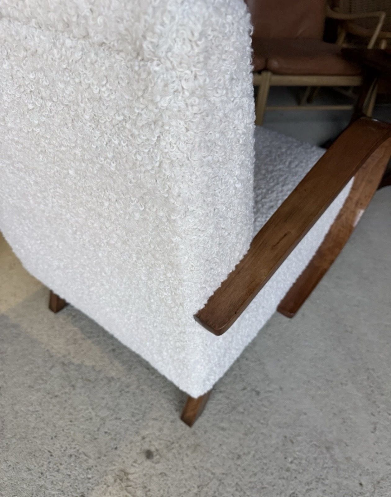 photo vintage Pair Of Jindrich Halabala Armchairs, Art Deco, Vintage, Retro, Mid Century