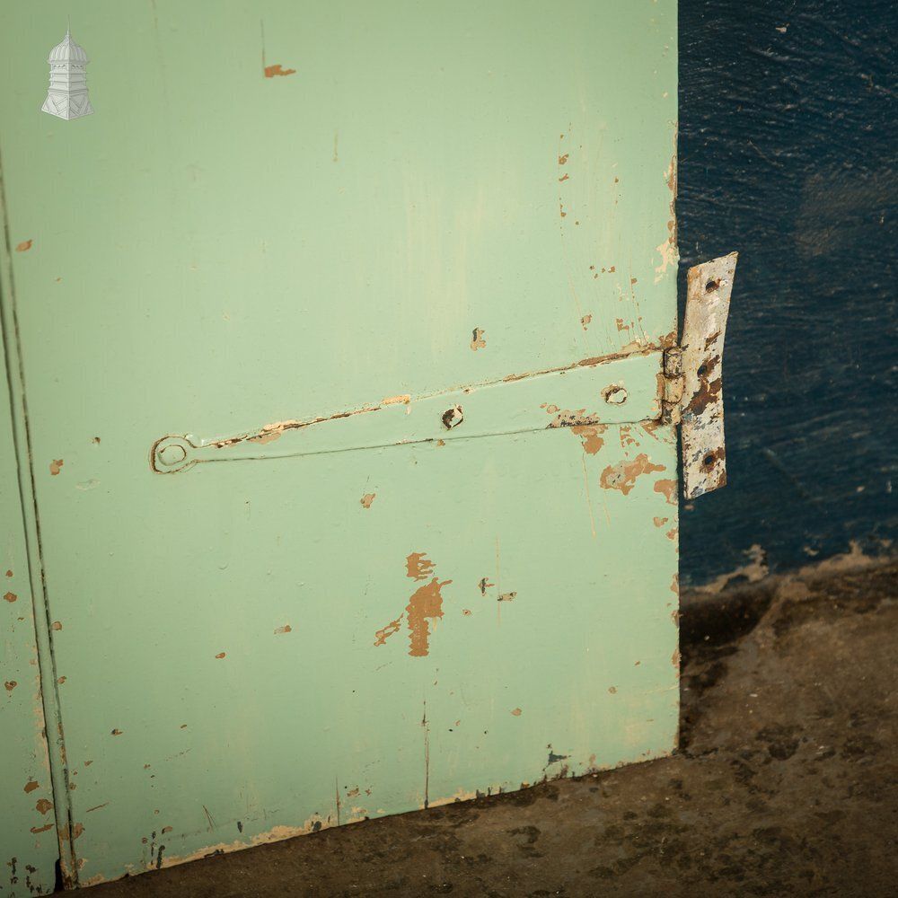 260.0 Plank & Ledge Door, Reclaimed With Distressed Green Paint photo