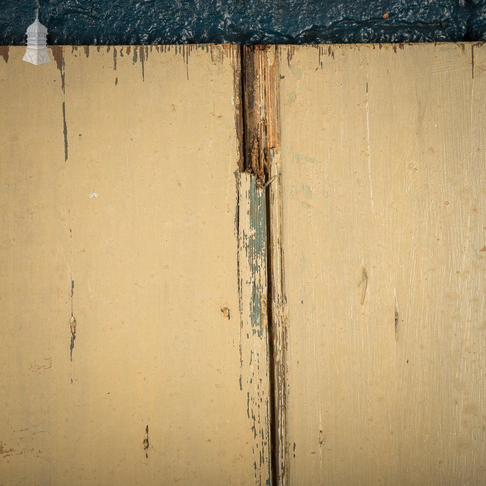 Reclaimed 3 Plank Door – Distressed Cream Paint photo 252.0
