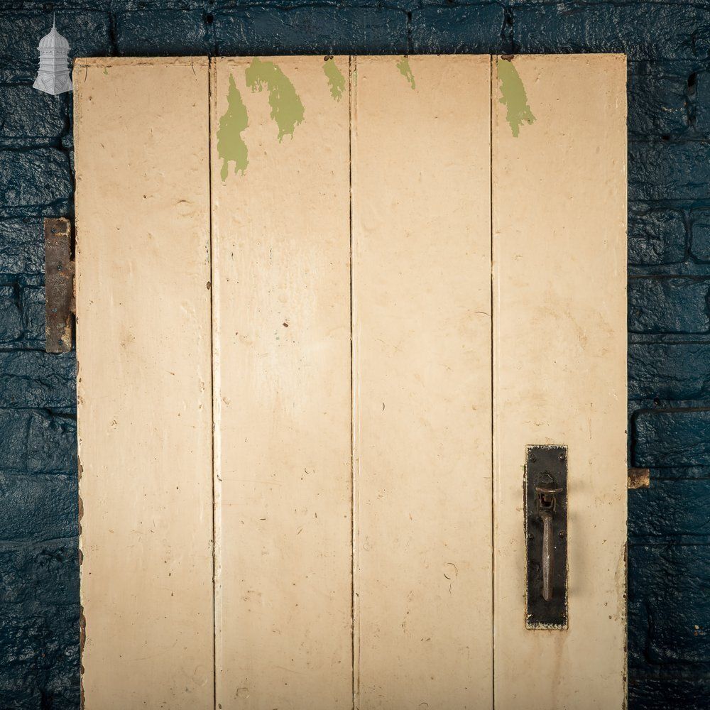Reclaimed Cottage Door, Plank & Ledge photo buy