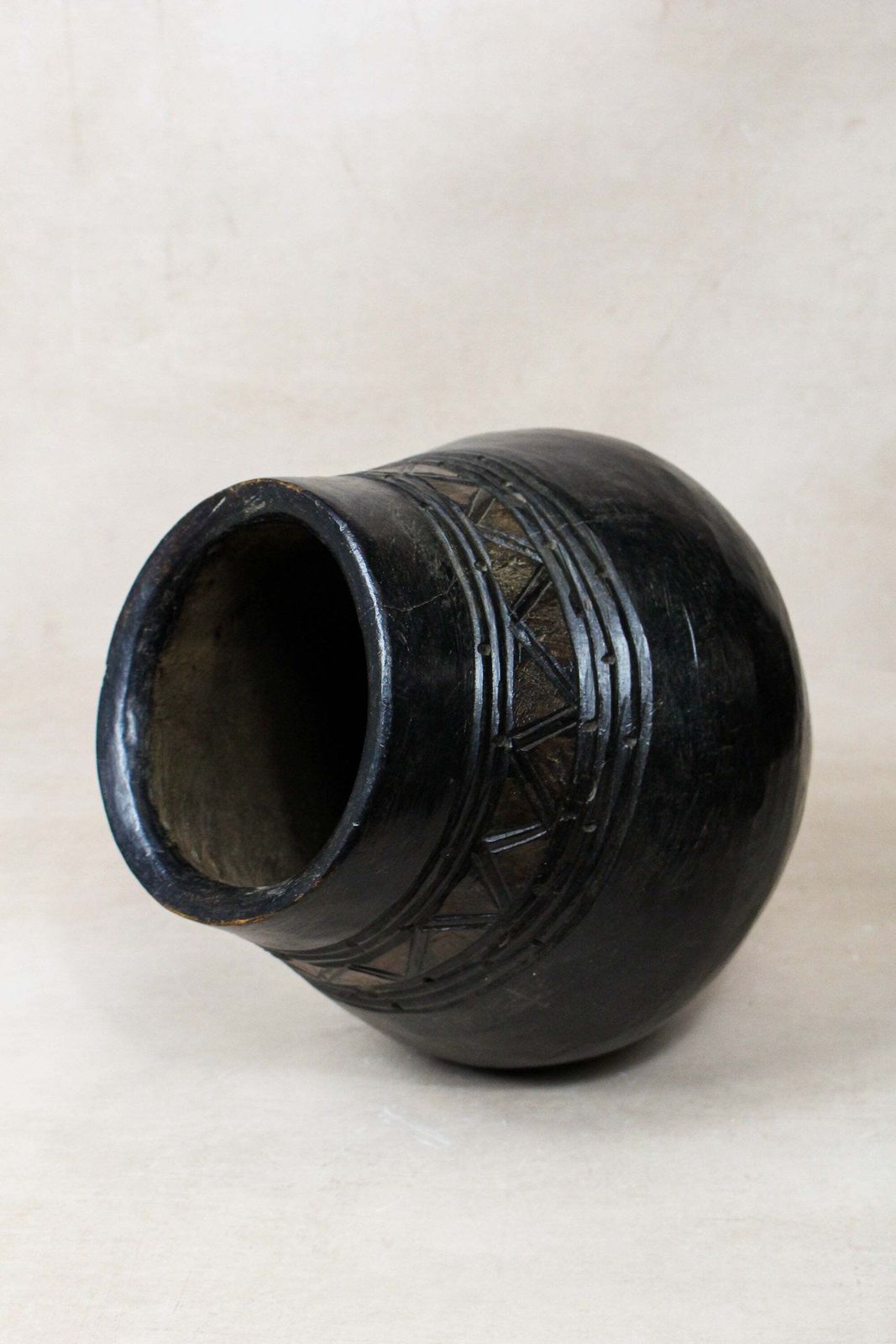 Hand Carved Lozi Wood Pot   17.1 photo Home Decor