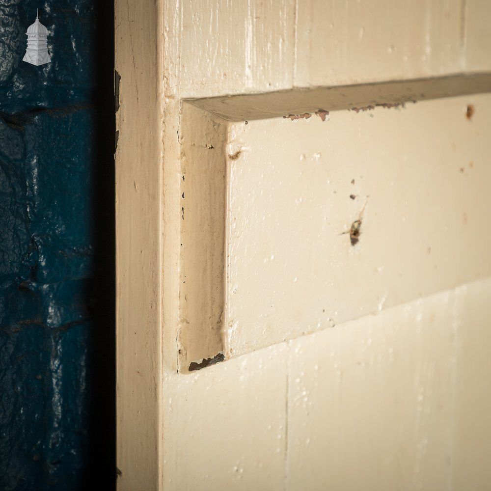 photo vintage Ledged Plank Door, Reclaimed