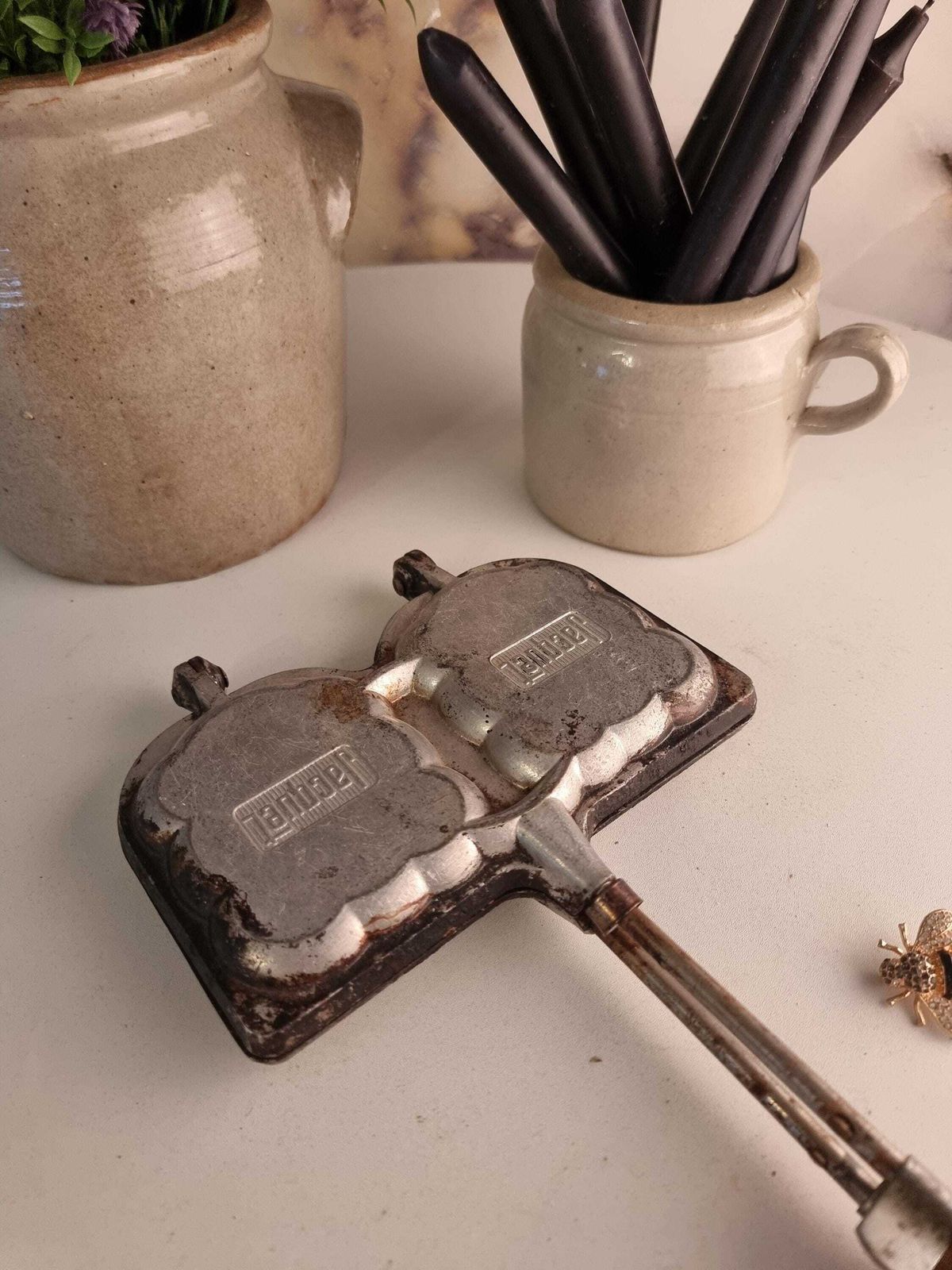 Home Decor Vintage French Croque Monsieur Maker   Toasted Sandwich Press With Red Wooden Handles photo