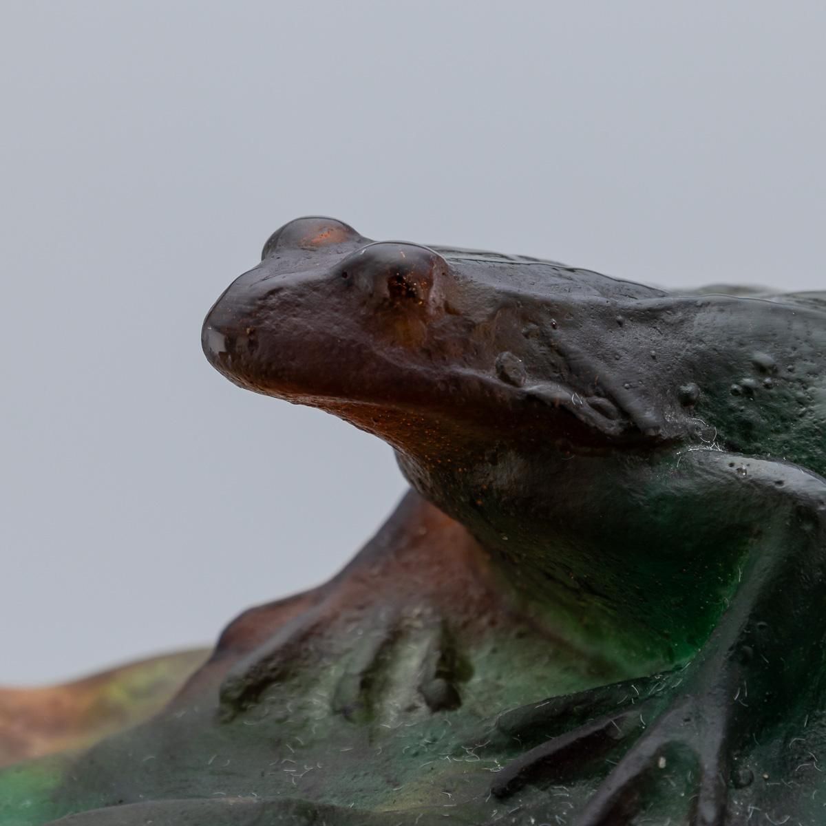 photo furniture 20th Century French La Pâte De Verre Large Frog On Lily Pad By Daum