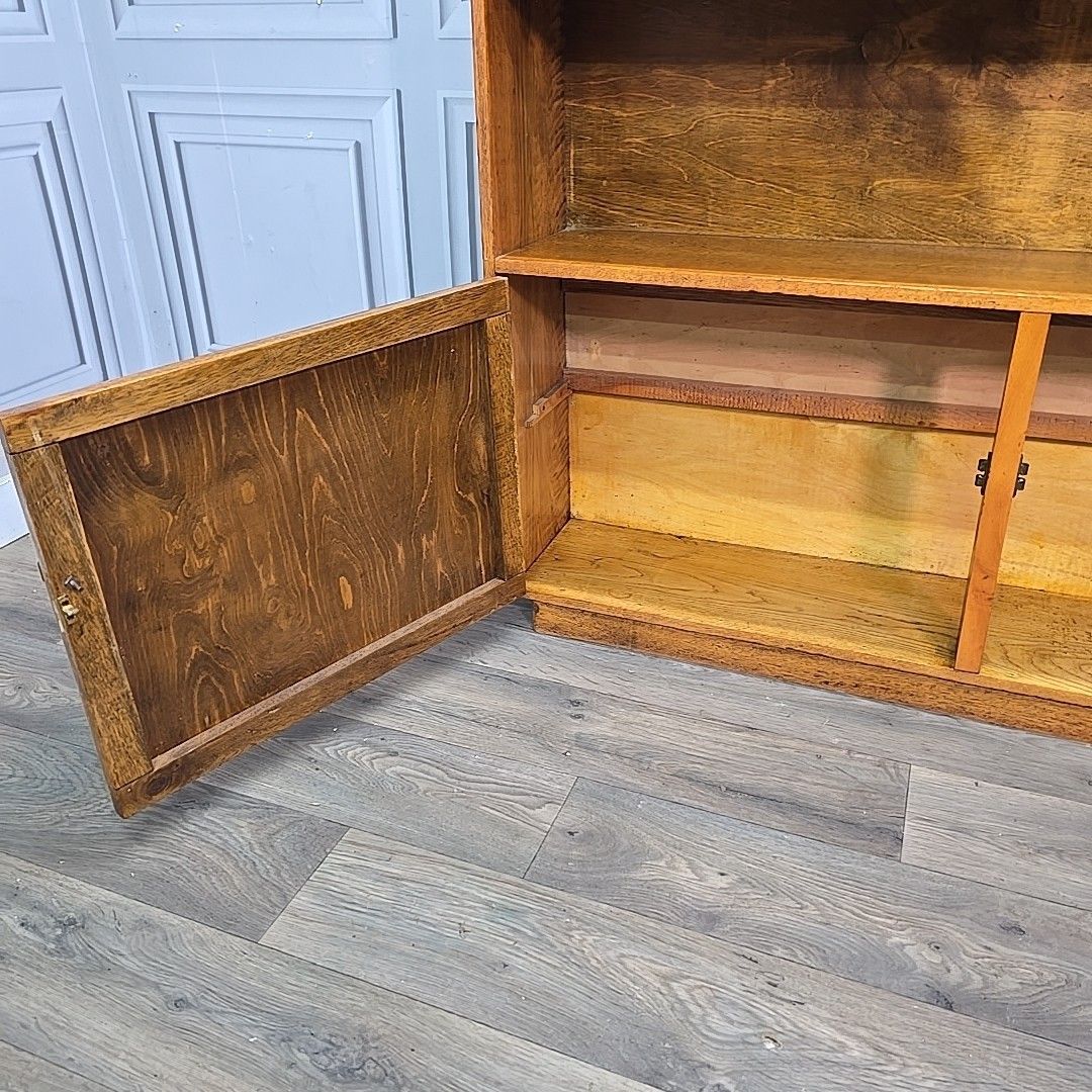 photo vintage Vintage Oak Bookcase Lower Cupboard – Wooden Finish – Mid Century Storage Shelf