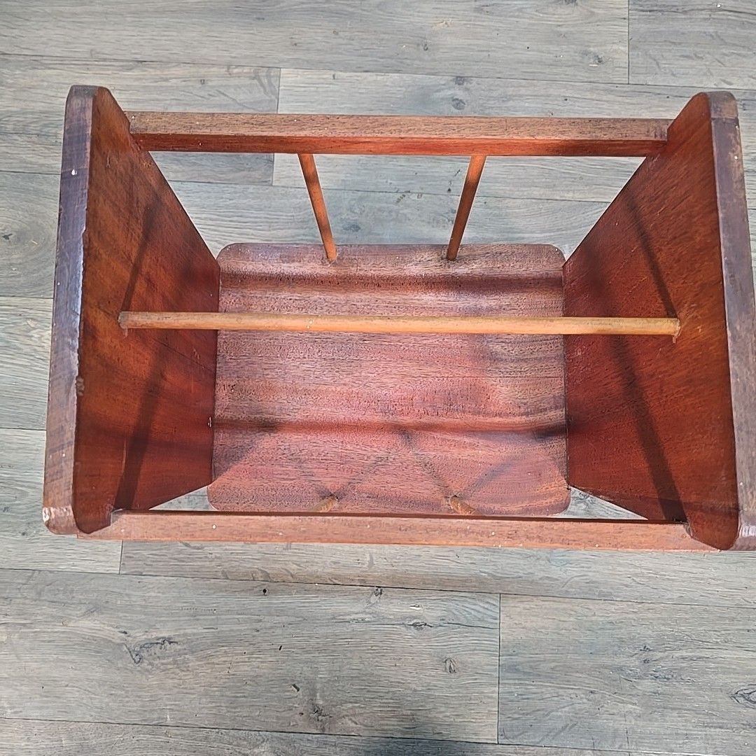 60.0 Vintage Wooden Magazine Rack – Mid Century Splayed Leg Design Paper Holder Retro photo