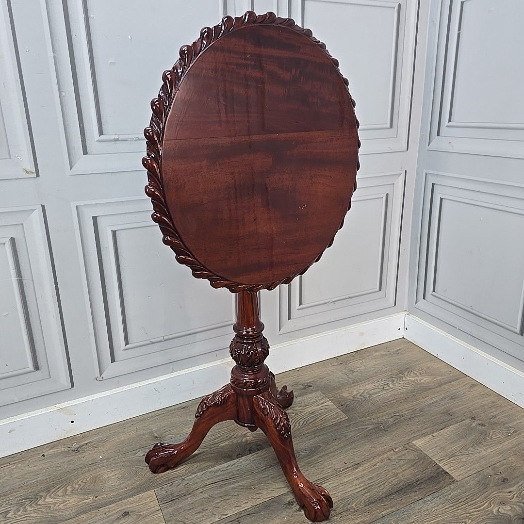 photo vintage Antique Mahogany Wine Table Tilt Top – Carved Ball Claw Feet Chippendale