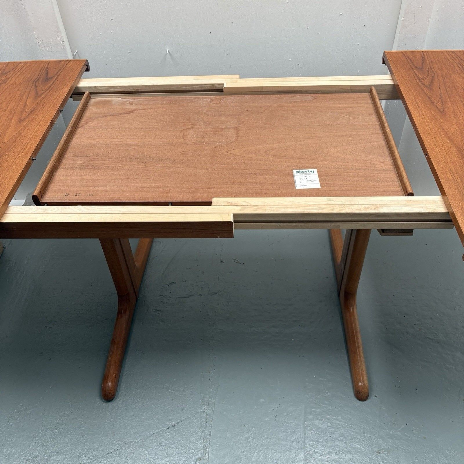 photo furniture Skovby Danish Mid Century Modern Teak Extendable Oval Table Model Sm15