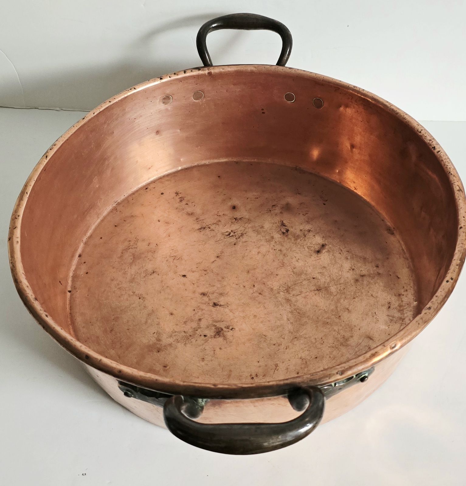 Large Antique Copper Cauldron, 19th Century. photo vintage