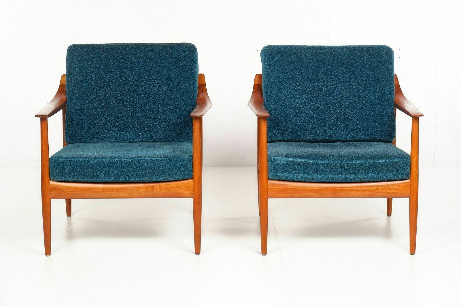 Pair Of Easy Chairs, Vintage, Knoll Antimott, Teakwood, Germany Vintage photo vinterior