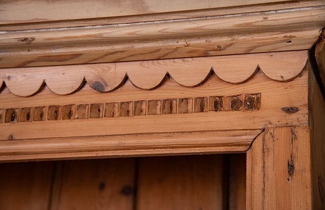 photo vinterior Large Late 19th Century Irish Pine Dresser