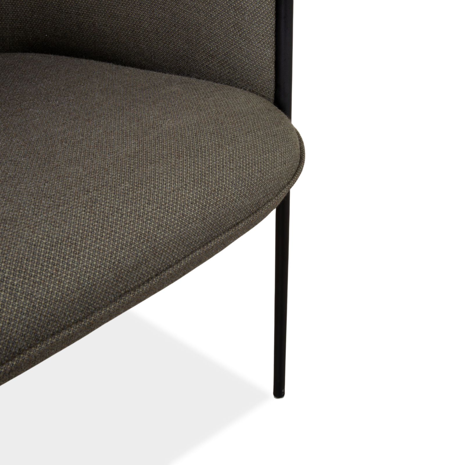 Lot de 4 chaises Wendelbo Sepal, revêtement en laine Kvadrat Fiord gris, structure en acier noir, par Luca Nichetto photo vinterior