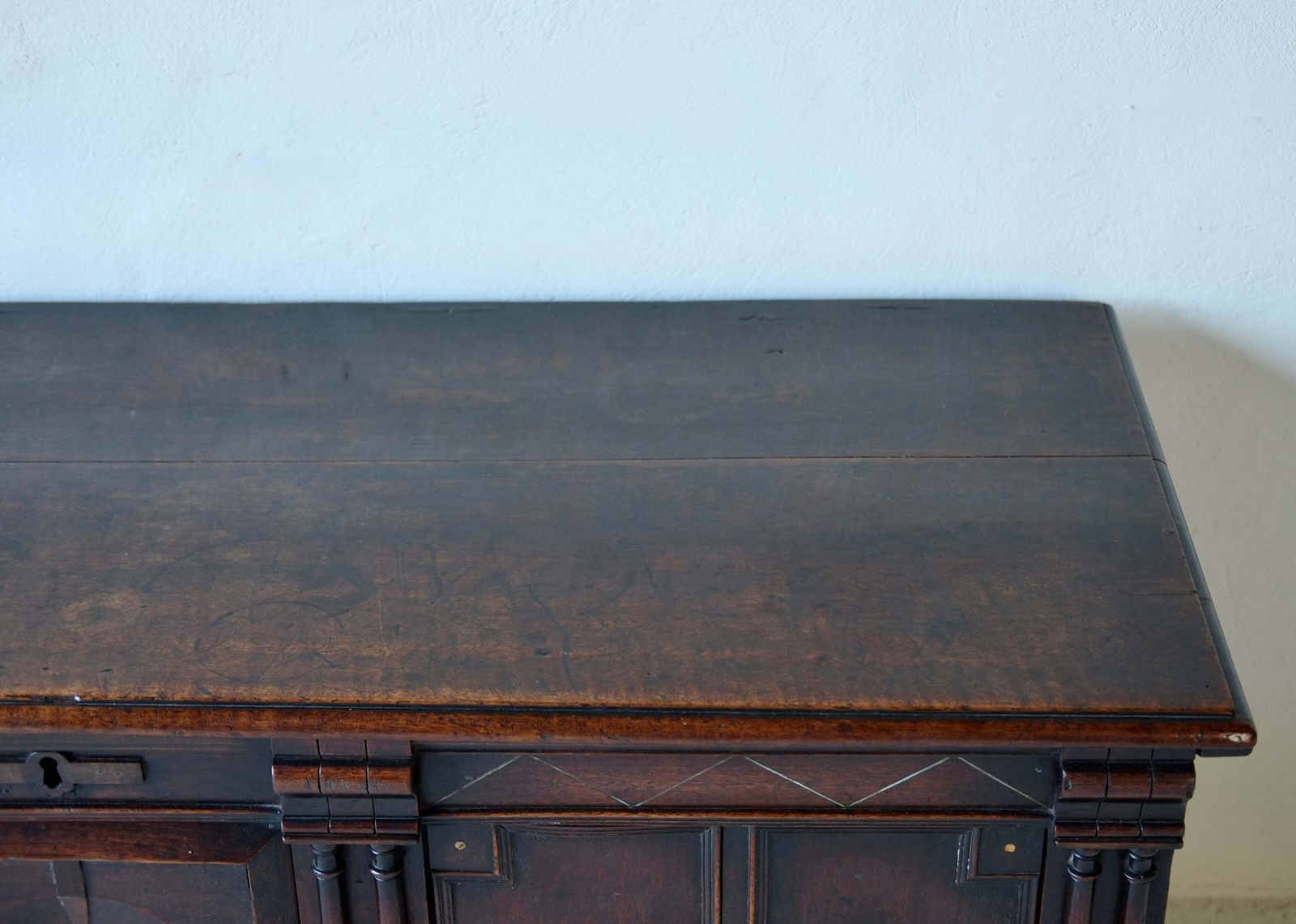 photo vintage Charles II Anglo Dutch Coffer, 1600s