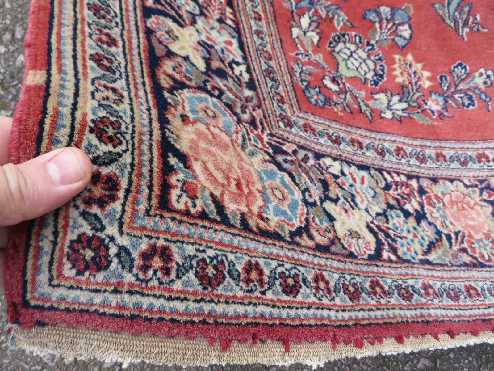 Antique Asian Pictorial Rug. 166cm X 104cm photo vinterior