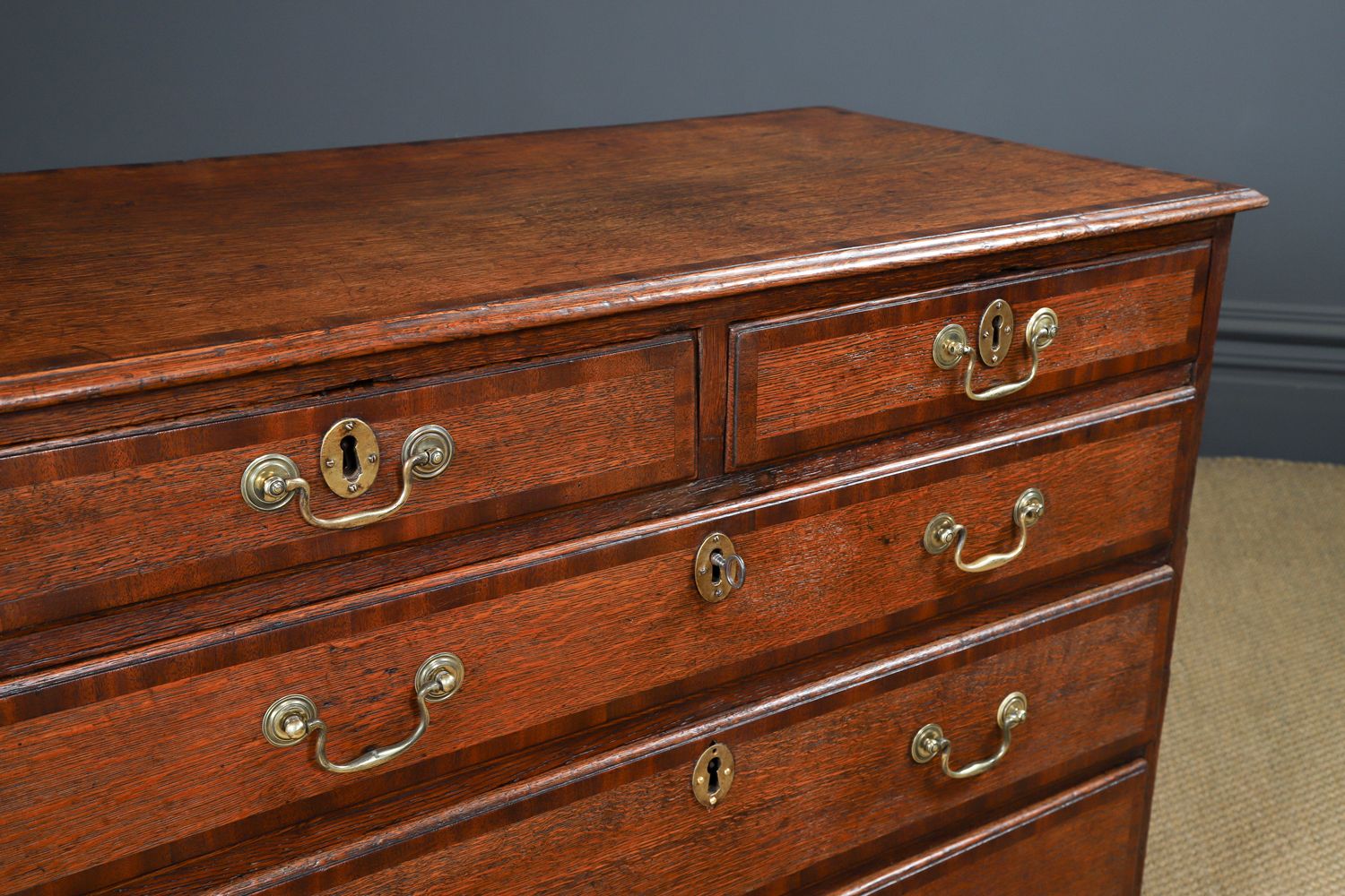 Small Antique English Oak & Mahogany Cross Banded Bachelor’s Chest Of Drawers (Circa 1780) photo for sale
