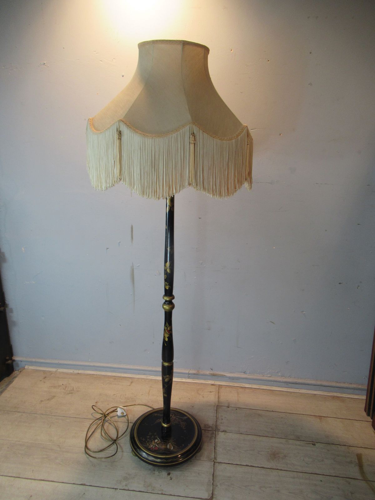 Chinese    Design  Black Lacquer  Standard Lamp photo vintage