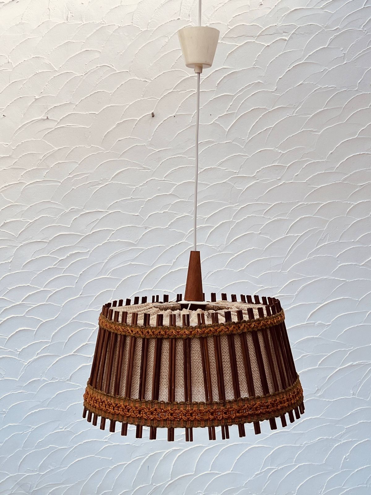 Hanglamp Van Jute En Hout, Ca. Jaren 1970. photo buy